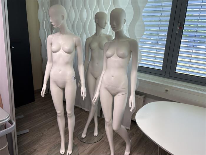 3 Schaufensterpuppen